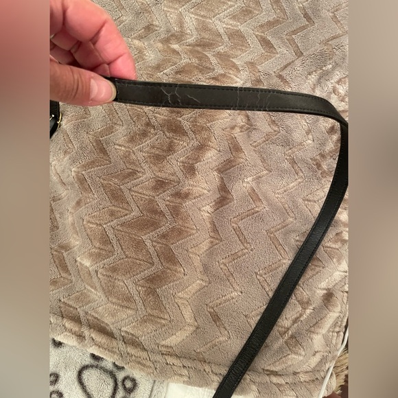 Salvatore Ferragamo Vera Crossbody bag in Black leather - Picture 9 of 10